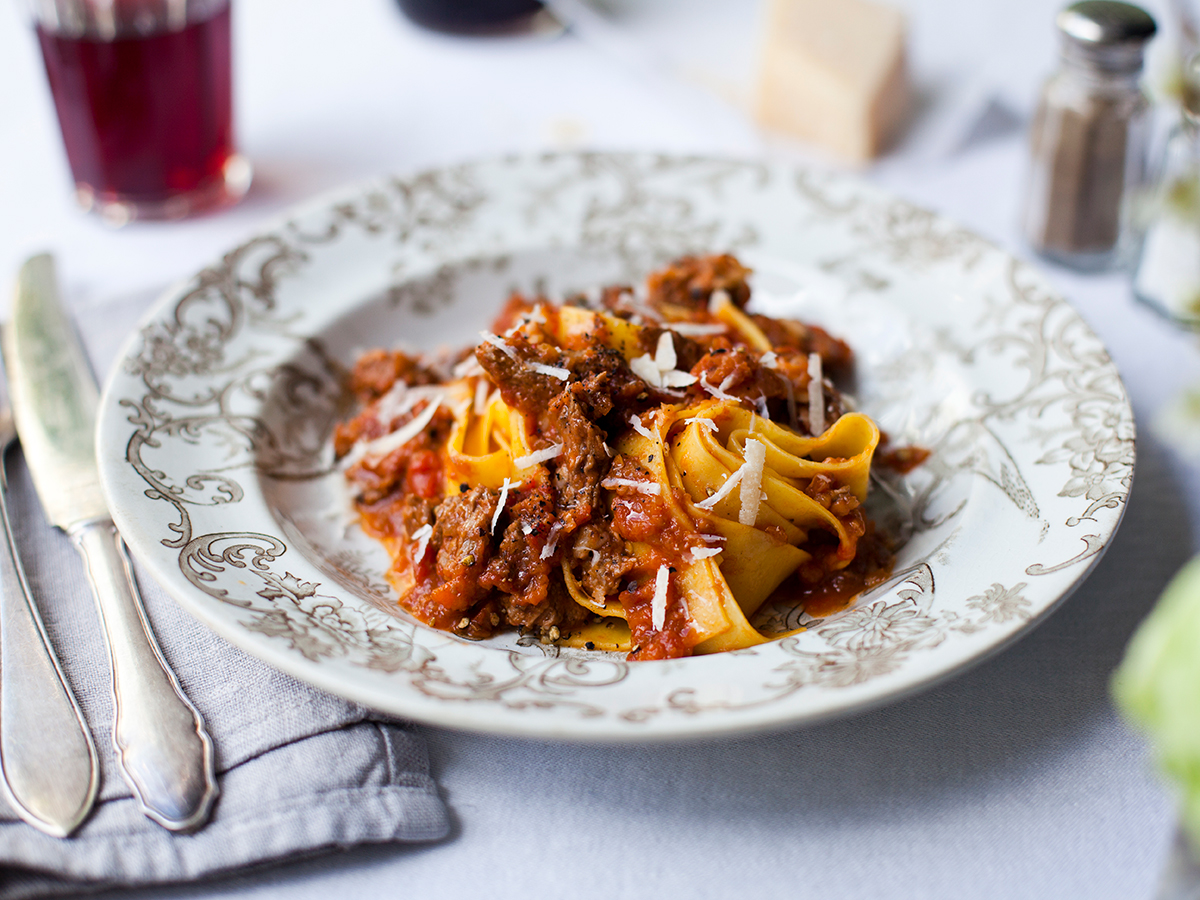 Italienisches Rinderragout mit Pappardelle