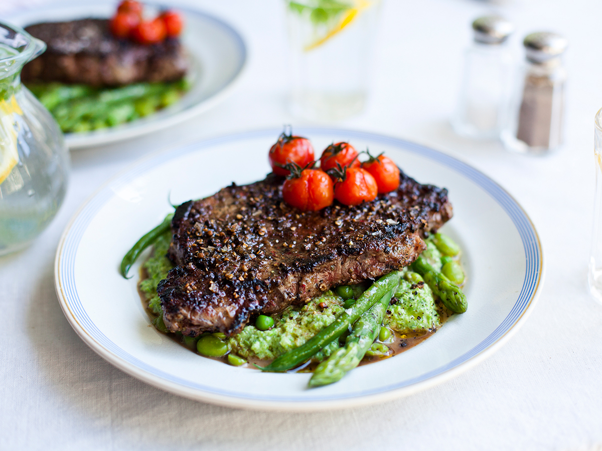 Pfeffer-Steaks mit Sommerlichem Püree - Germany