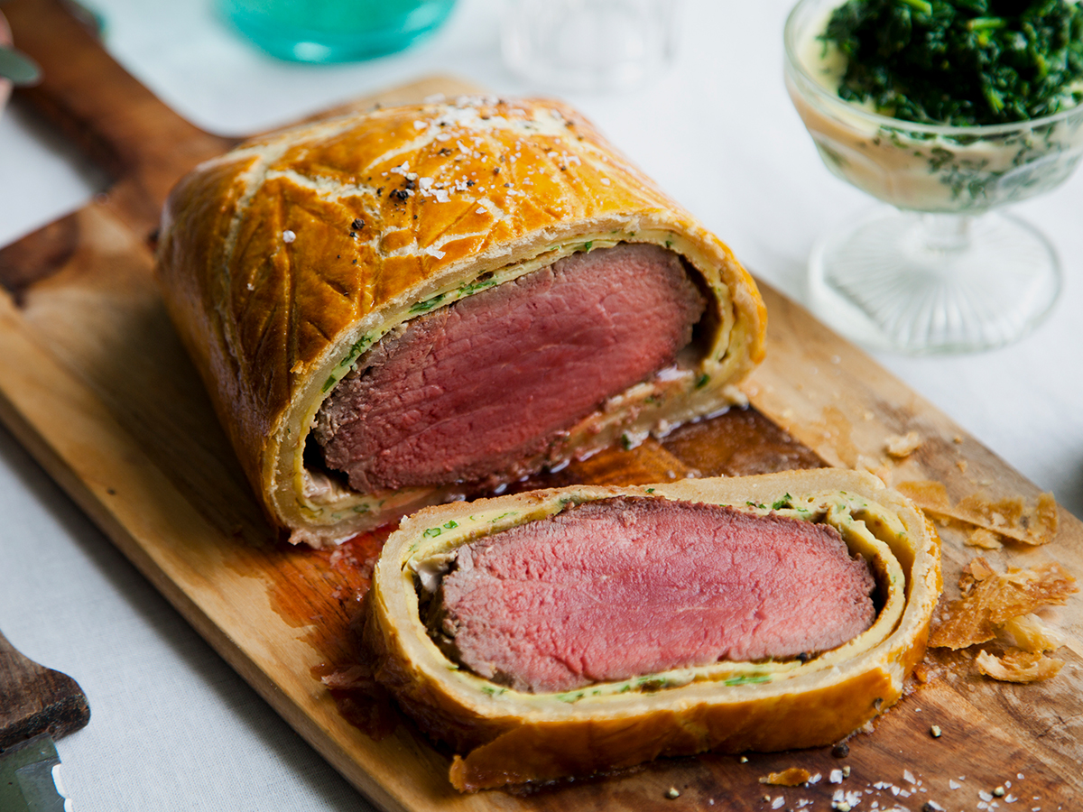 Irish Beef Wellington - Ein traditionelles Rezept mit irischem Rindfleisch, umhüllt von knusprigem Blätterteig – ein Klassiker!